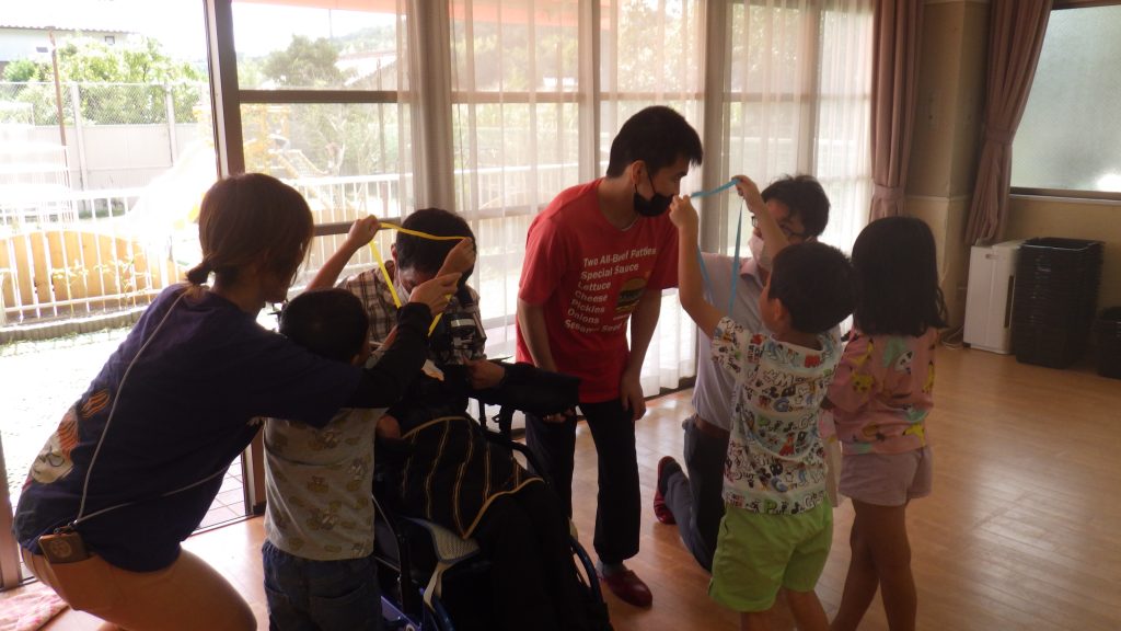 保育園にはがきを届けに行ってきました！！